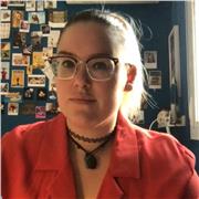 Doctora en filología hispánica y especialista en Español para Extrangeros (ELE)